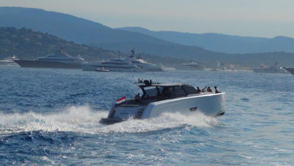 Vanquish V58 yacht