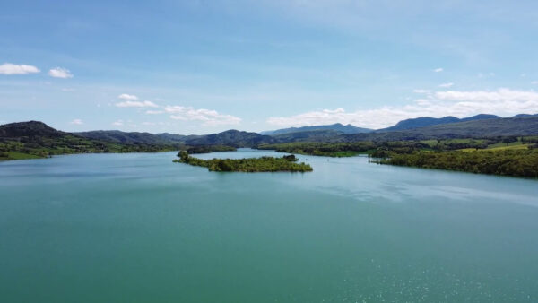 lake Montbel