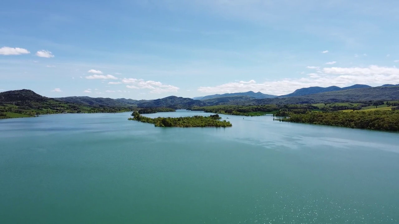 lake Montbel